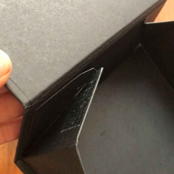 Ray Ban Black large magnetic box. - Picture 6 of 9